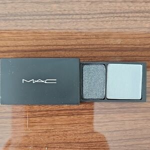 MAC Eyeshadow Duo Suite In "Smoke & Ash"
